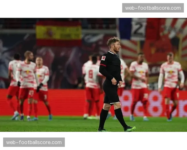 战术复盘:RB莱比锡的高位逼抢如何瓦解了法兰克福的后场出球体系 战术复盘:RB莱比锡的高位逼抢如何瓦解了法兰克福的后场出球体系